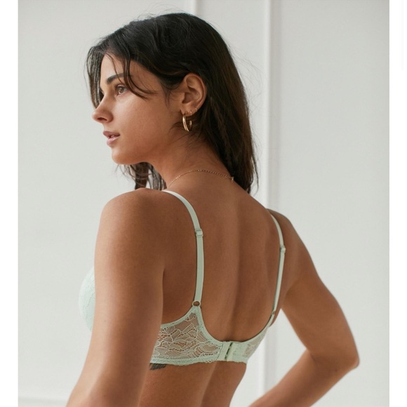 Urban Outfitters Out From Under Rosie Lace Padded Plunge Bra - Picture 9 of 10